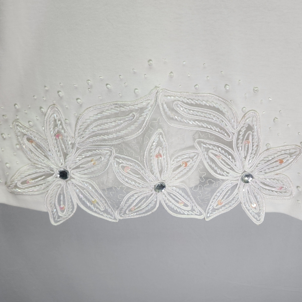 Y2K Sassy Thai 100% Cotton White Floral Embellished Tank Top. - Picture 5 of 8